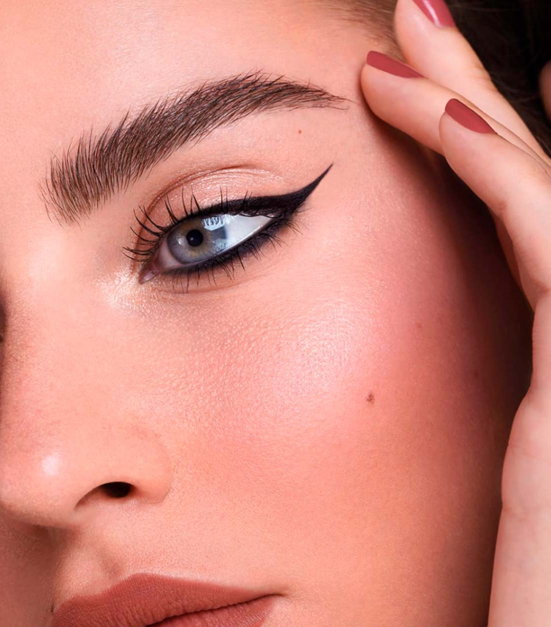 Absolute Eyeliner Water Resistant VIP MAKE UP